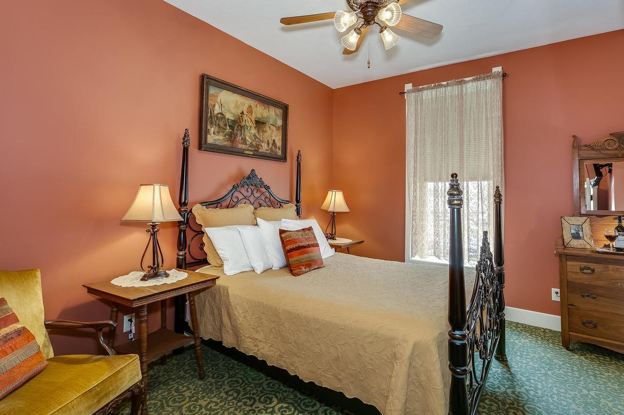 Marion Historic Elgin Hotel מראה חיצוני תמונה